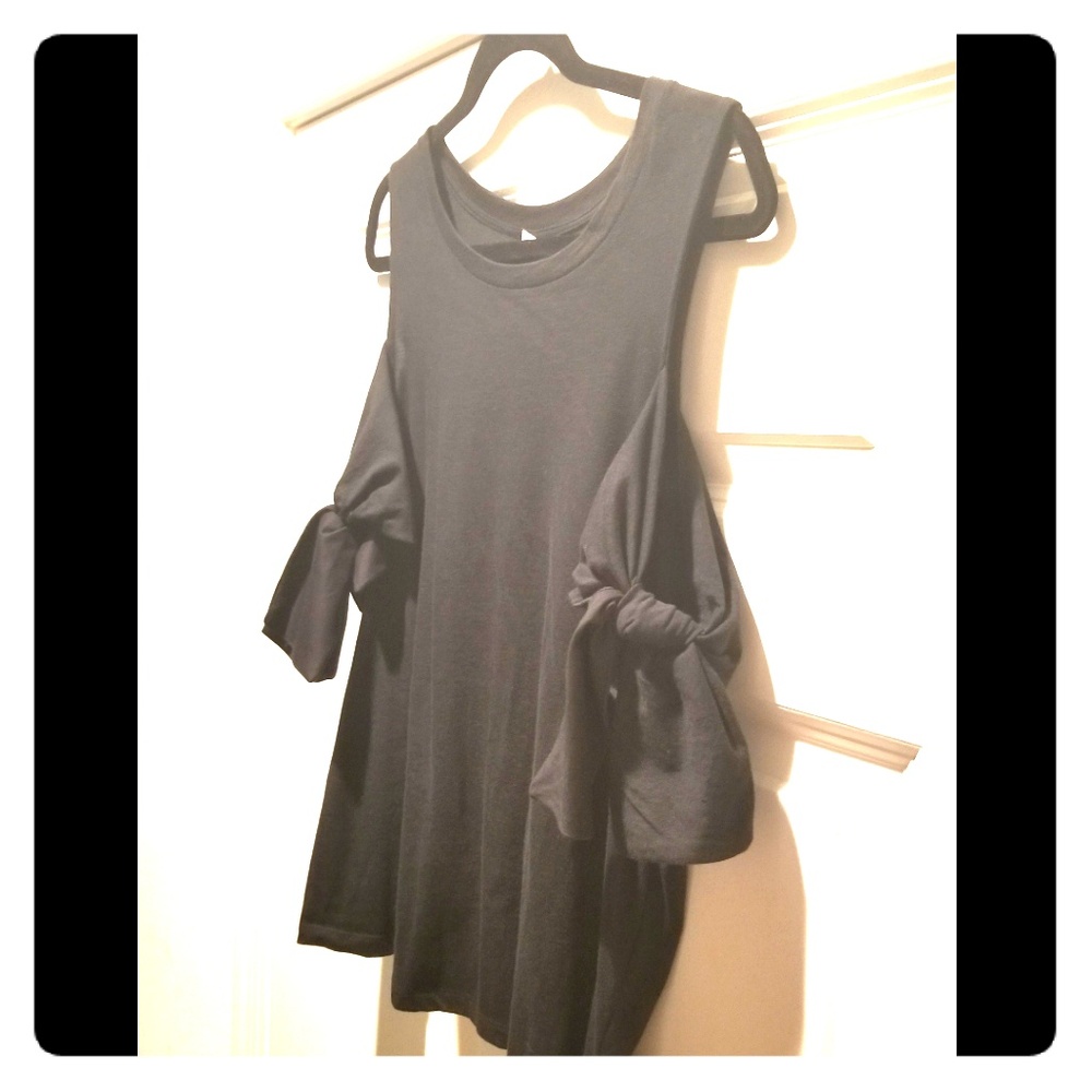 Cold shoulder top